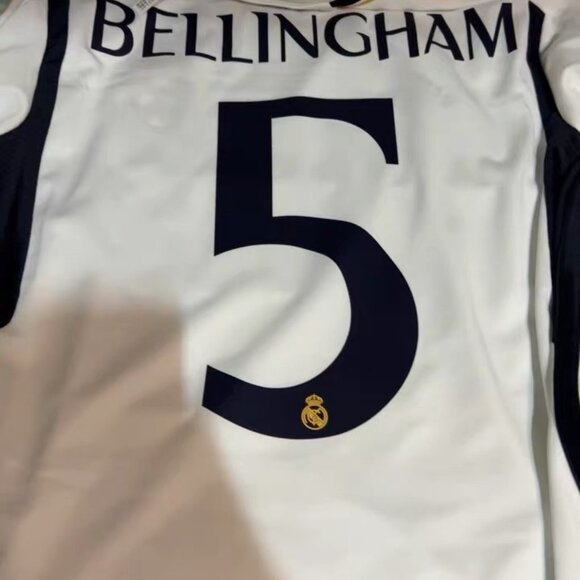 Real Madrid Jersey - Picture 3 of 6